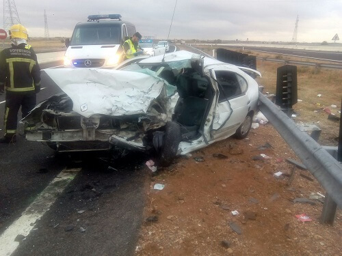 Accidente de tráfico en la A-43 , colisión de dos turismos