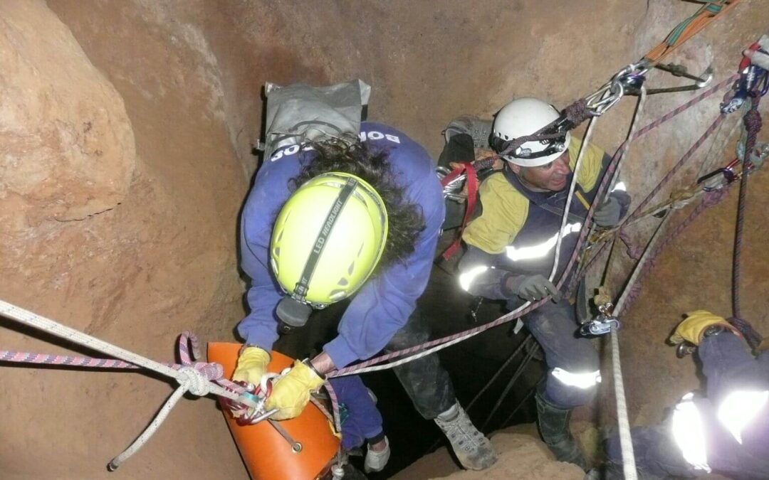 Los bomberos de Emergencia Ciudad Real se reciclan en rescate de pozos